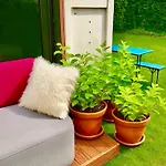 Designer Tiny House With Wraparound Sun Terrace & Garden Lounge Berlim