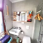Designer Tiny House With Wraparound Sun Terrace & Garden Lounge * Berlim
