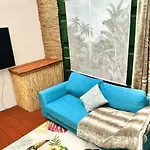 Designer Tiny House With Wraparound Sun Terrace & Garden Lounge شقة برلين