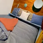 Designer Tiny House With Wraparound Sun Terrace & Garden Lounge *