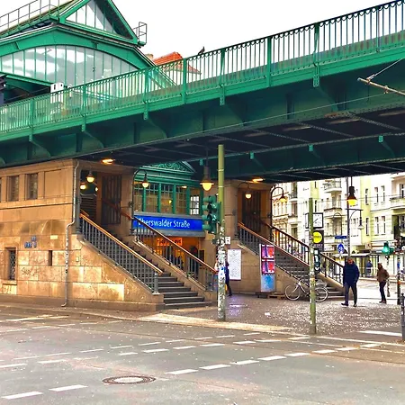 Апартаменты Designer Tiny House With Wraparound Sun Terrace & Garden Lounge