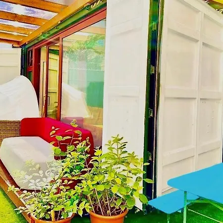 Designer Tiny House With Wraparound Sun Terrace & Garden Lounge * Берлин