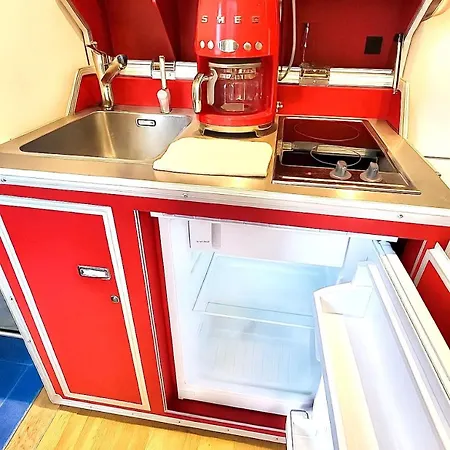 Designer Tiny House With Wraparound Sun Terrace & Garden Lounge *