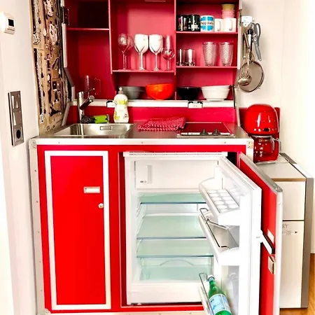 Designer Tiny House With Wraparound Sun Terrace & Garden Lounge