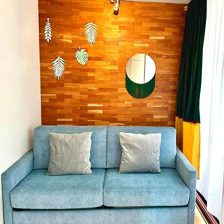 Designer Tiny House With Wraparound Sun Terrace & Garden Lounge