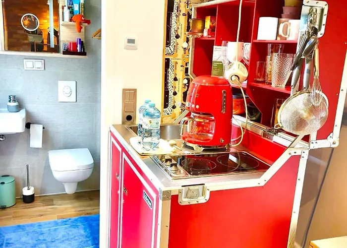 Designer Tiny House With Wraparound Sun Terrace & Garden Lounge ברלין