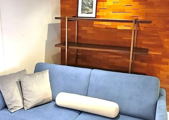 Designer Tiny House With Wraparound Sun Terrace & Garden Lounge *