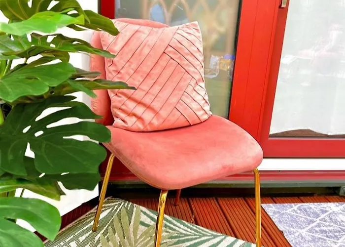 Designer Tiny House With Wraparound Sun Terrace & Garden Lounge דירה ברלין