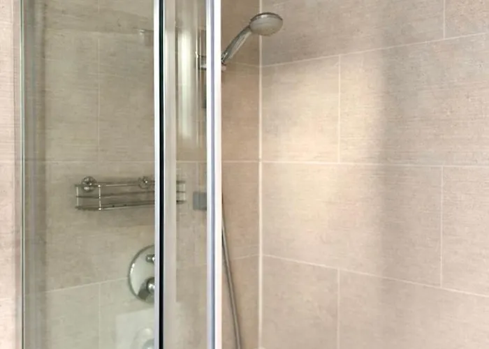 Designer Tiny House With Wraparound Sun Terrace & Garden Lounge * Berlín