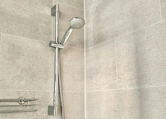 Designer Tiny House With Wraparound Sun Terrace & Garden Lounge