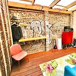 Designer Tiny House With Wraparound Sun Terrace & Garden Lounge *