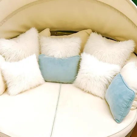 Designer Tiny House With Wraparound Sun Terrace & Garden Lounge