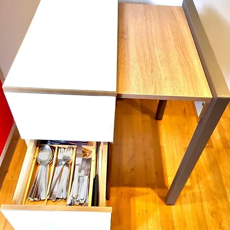 Designer Tiny House With Wraparound Sun Terrace & Garden Lounge *