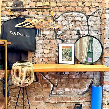 Designer Tiny House With Wraparound Sun Terrace & Garden Lounge