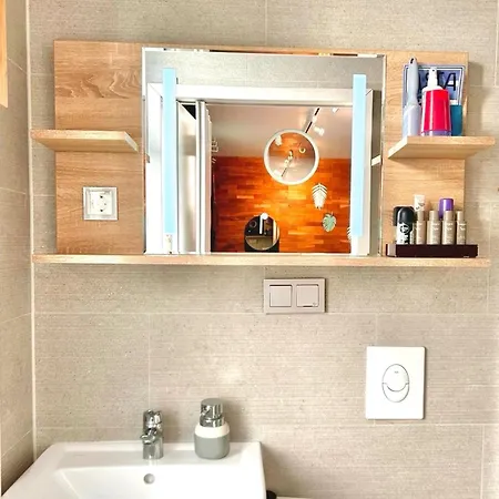 Designer Tiny House With Wraparound Sun Terrace & Garden Lounge