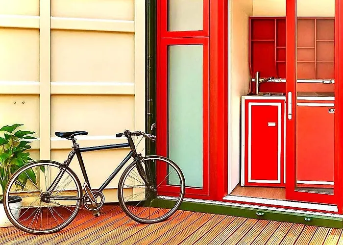 Designer Tiny House With Wraparound Sun Terrace & Garden Lounge *