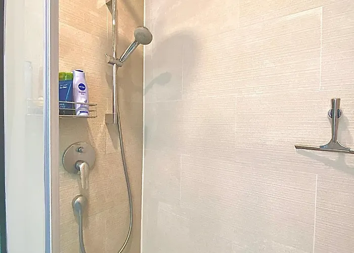 Designer Tiny House With Wraparound Sun Terrace & Garden Lounge