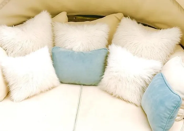 Designer Tiny House With Wraparound Sun Terrace & Garden Lounge