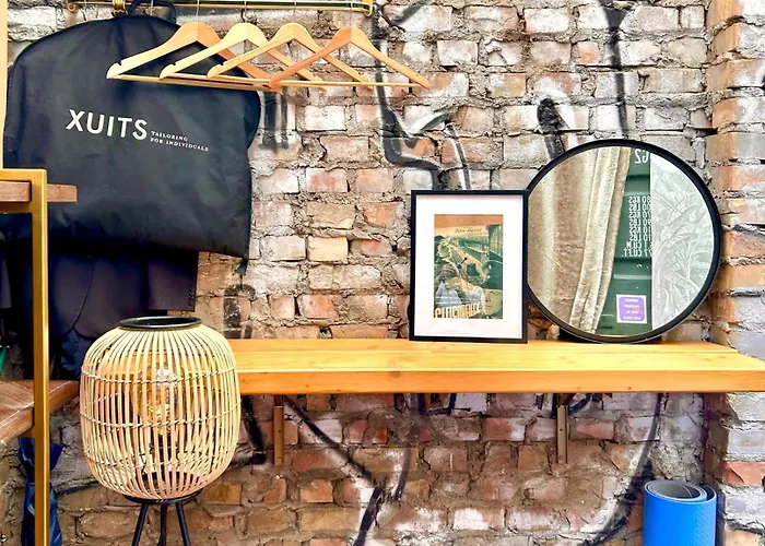 Designer Tiny House With Wraparound Sun Terrace & Garden Lounge