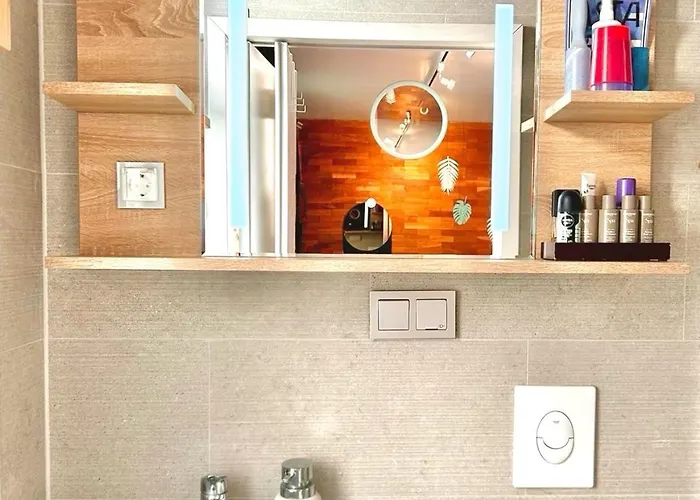 Designer Tiny House With Wraparound Sun Terrace & Garden Lounge