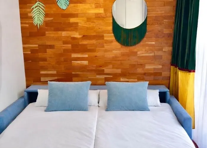 Designer Tiny House With Wraparound Sun Terrace & Garden Lounge *